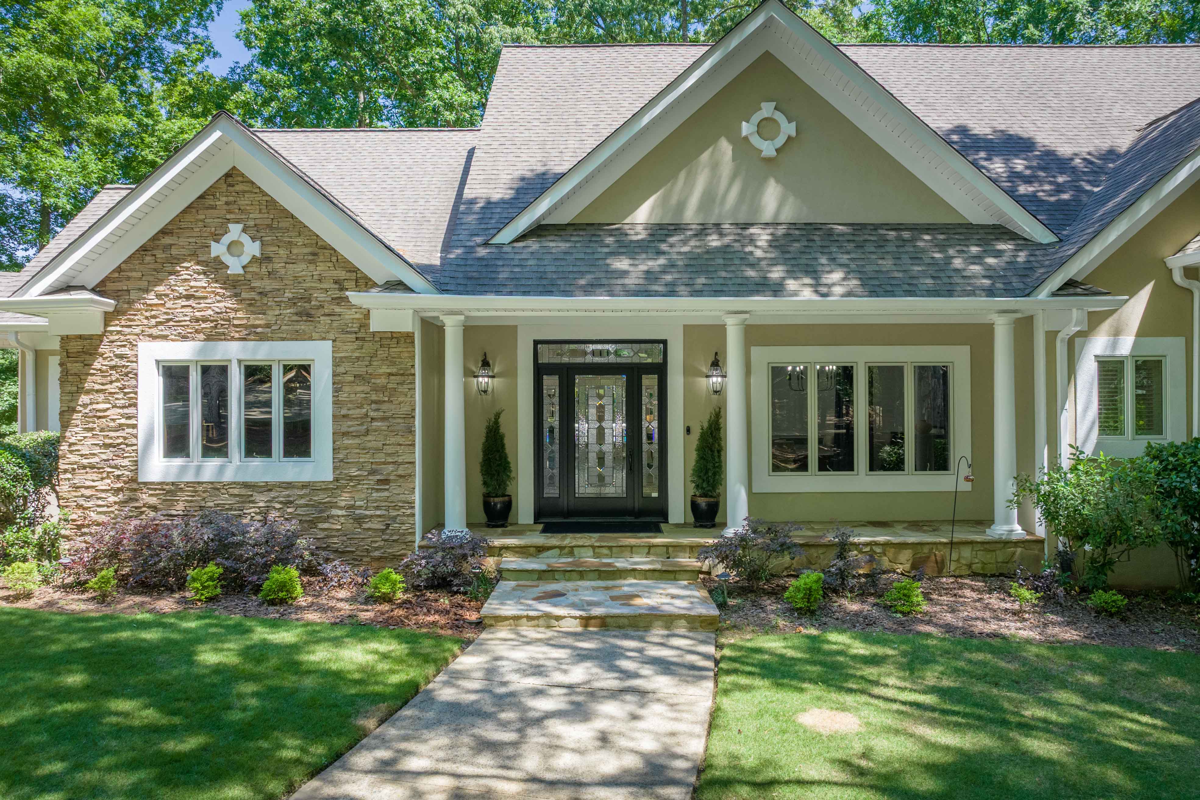 1070 Maple Ridge Way image 3